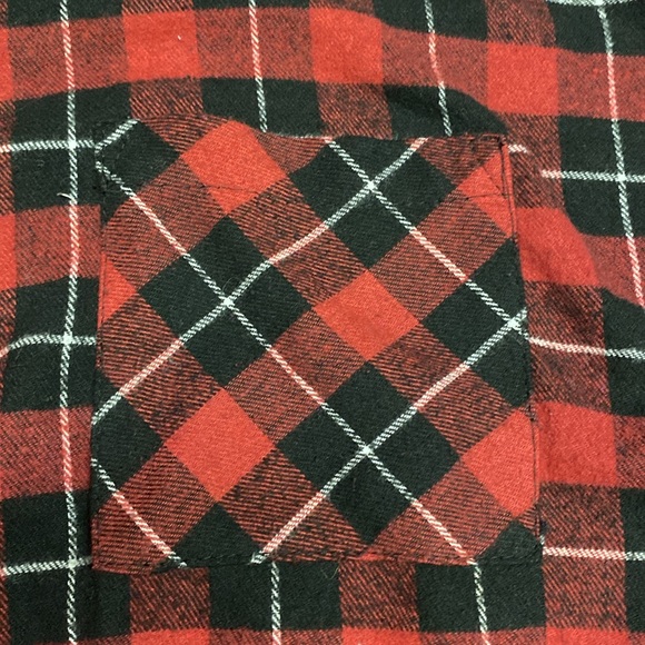 Red and Black Plaid Longsleeve Cropped Button Down Shirt Flannel Fringe Size M - Picture 4 of 10